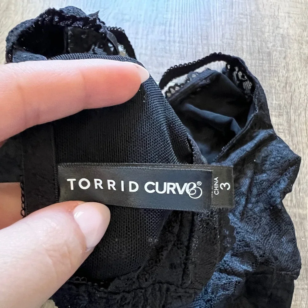 Torrid Curve Black Floral Lace Bralette V-Neck Adjustable Straps Plus Size 3 3X